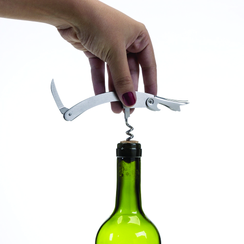 Saca-rolhas metálico com lâmina de corte e abridor de garrafa. 2,7 x 10,7 cm