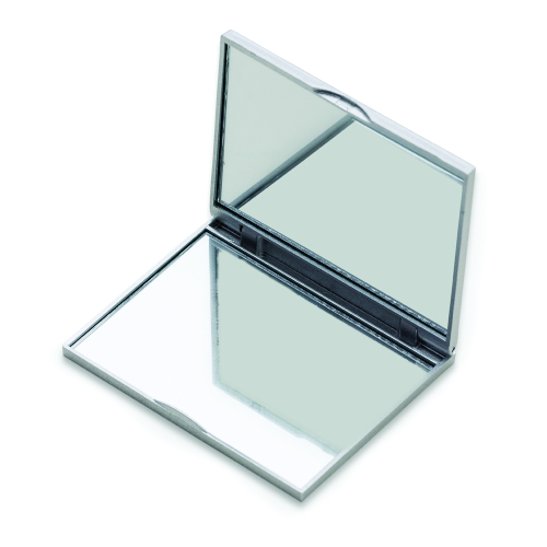 Espelho retangular duplo sem aumento, material em plástico resistente com uma faixa na superfície e verso liso. 6,7 x 8,3 cm.