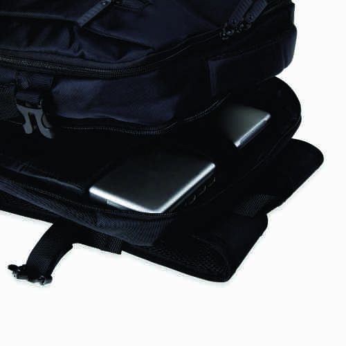 Mochila de nylon 20 litros com quatro compartimentos, sendo o principal com bolso para notebook 15,6 e tablet 12,4. 44 x 28 x 17 cm.