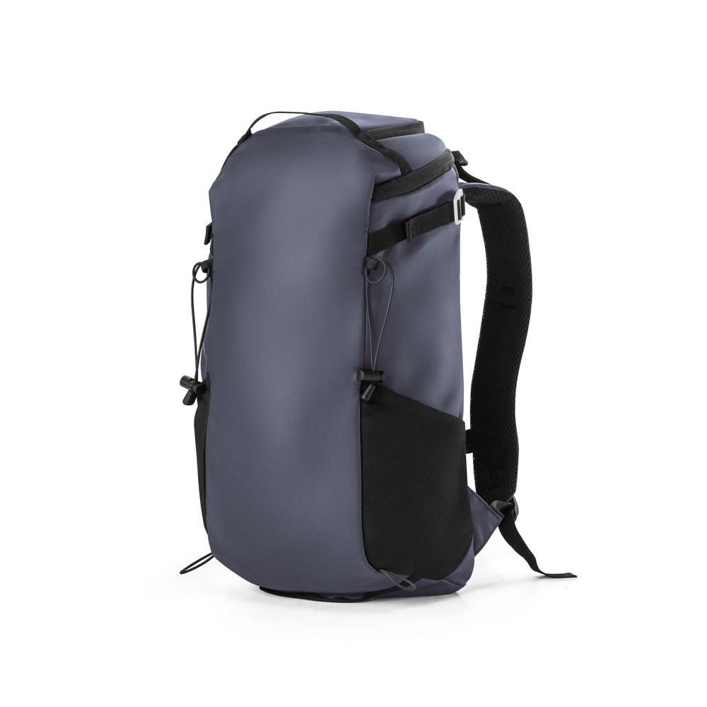 Novidade 2025!!! Mochila estilo hiking. Composta por 600D poliéster reciclado (100% rPET) com revestimento resistente à água. Capacidade até 18 L. 280 x 455 x 160 mm