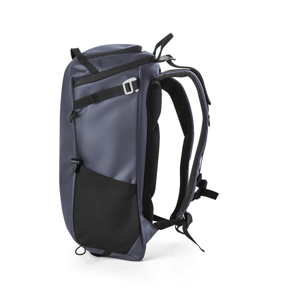 Novidade 2025!!! Mochila estilo hiking. Composta por 600D poliéster reciclado (100% rPET) com revestimento resistente à água. Capacidade até 18 L. 280 x 455 x 160 mm