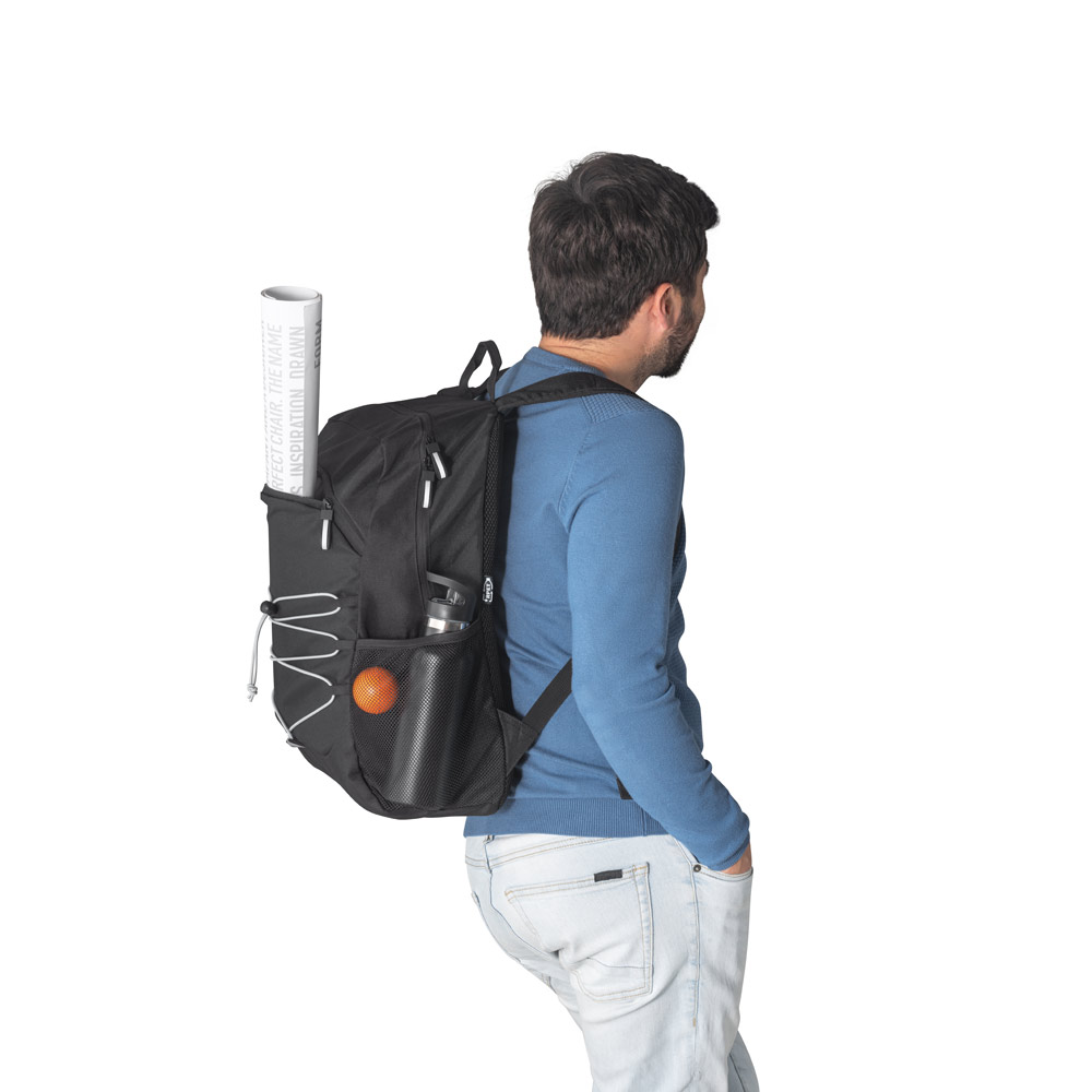 Novidade 2025!!! Mochila para notebook em 300D e 600D, ambos em poliéster reciclado (100% rPET) com elementos refletores. Capacidade até 18 L. 320 x 450 x 140 mm.