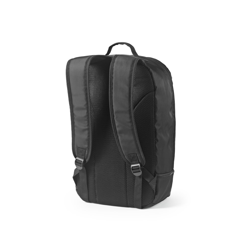 Novidade 2025!!! Mochila em 290T poliéster reciclado (100% rPET), em sarja com forro em 210D poliéster reciclado (100% rPET). Capacidade até 25 L. 300 x 480 x 210 mm.