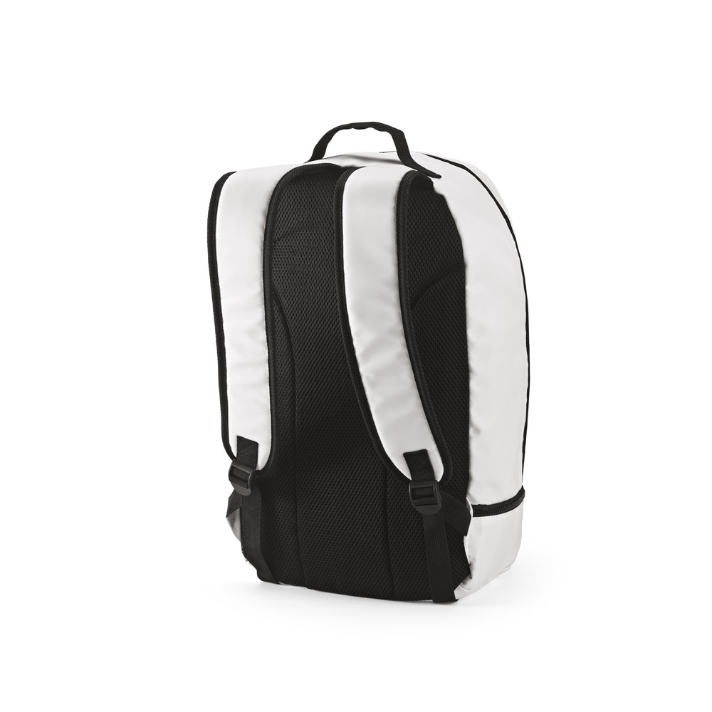 Novidade 2025!!! Mochila em 290T poliéster reciclado (100% rPET), em sarja com forro em 210D poliéster reciclado (100% rPET). Capacidade até 25 L. 300 x 480 x 210 mm.