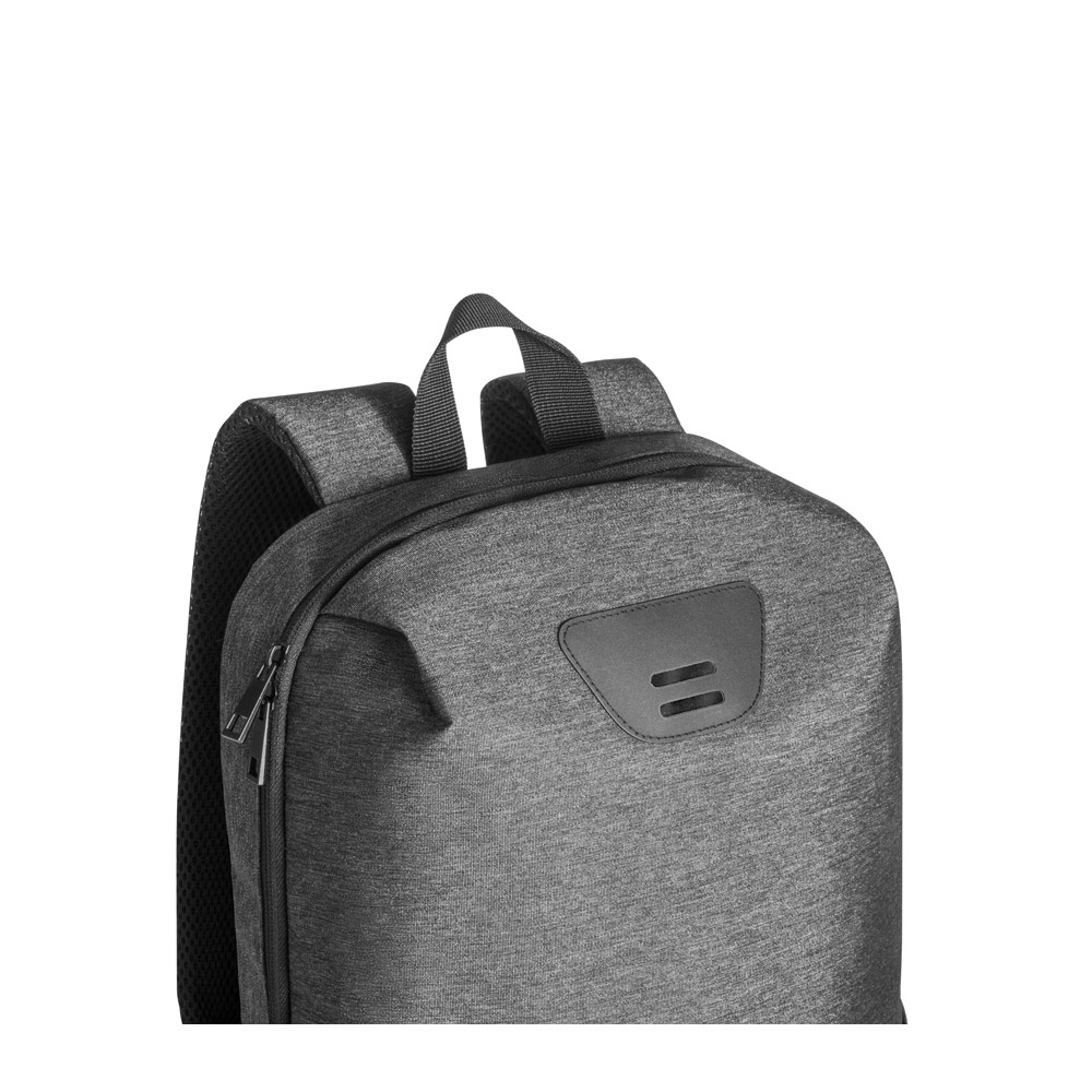 Novidade 2025!!! Mochila para notebook em 300D 2Tone de alta densidade com nylon. Capacidade até 17 L. 280 x 440 x 150 mm.