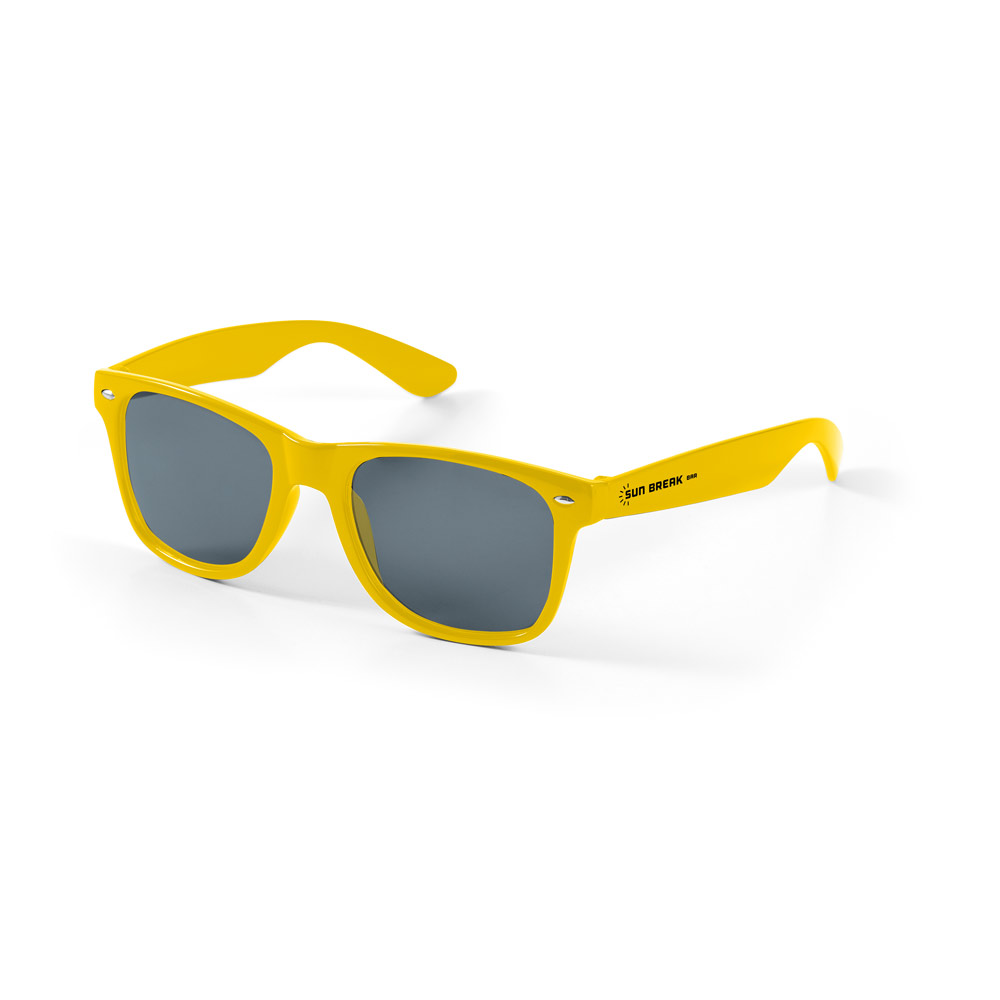 Novidade 2025!!! Óculos de sol em PC. Lentes de categoria 3 com UV400 de proteção, em conformidade com as normas EN ISO 12312-1. 146 x 49 x 150 mm.