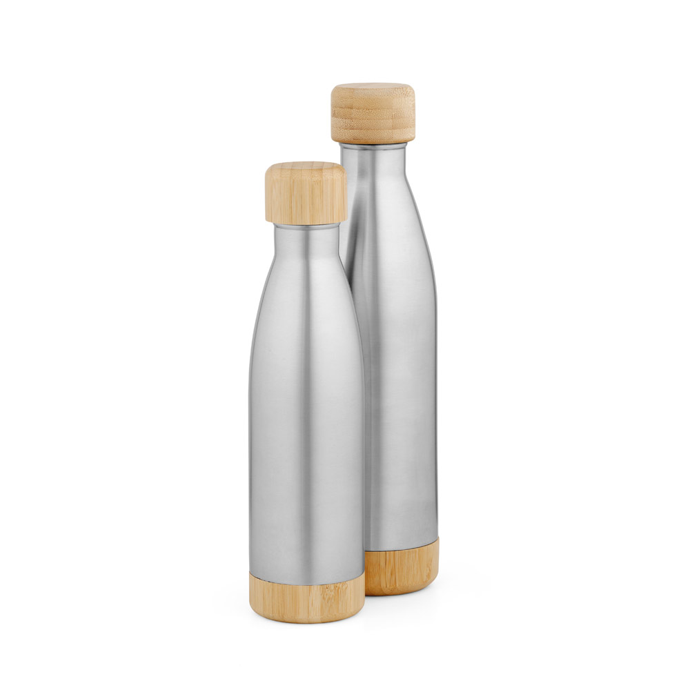 Novidade 2025!!! Garrafa em aço inox (90% reciclado) de parede dupla térmica, isolada a vácuo. Capacidade até 550 mL. Certificação EU Food Grade. 71 x 272 mm