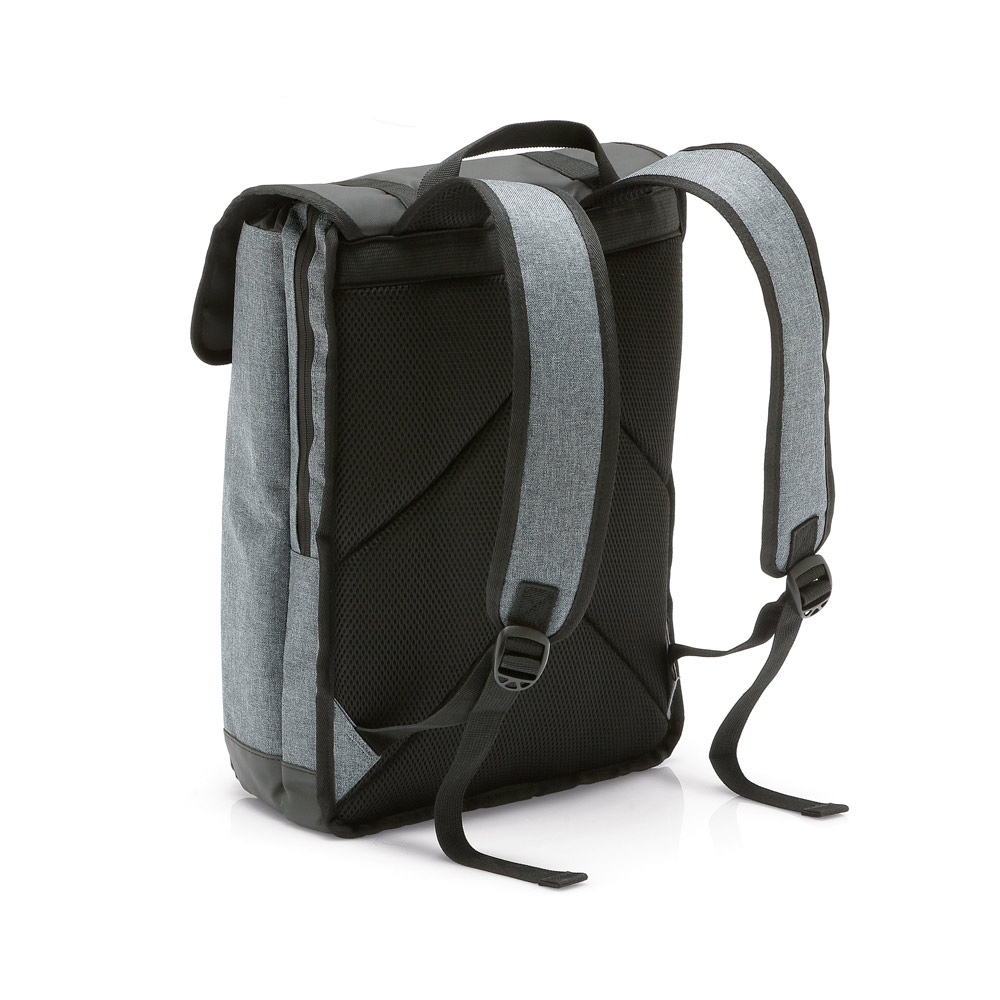 Mochila para notebook em 600D de alta densidade e tarpaulin com 2 compartimentos. Capacidade até 16 L. 300 x 430 x 150 mm