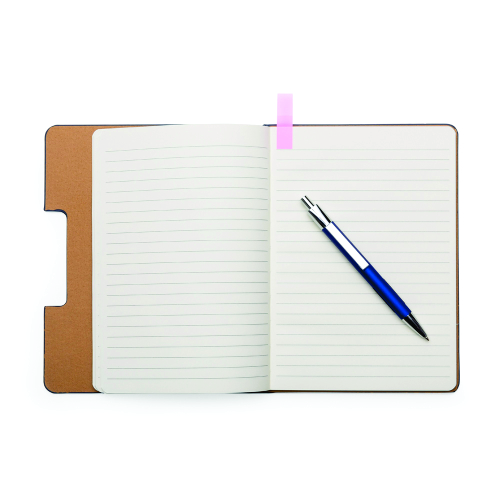 Novidade!!! Caderno com stick notes, capa em material sintético. 80 folhas. 21 x 15 x 1,5 cm