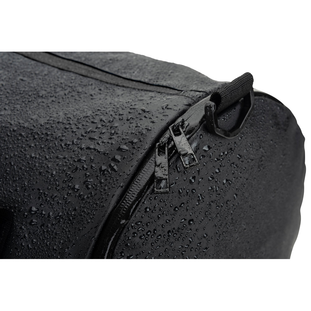 Novidade 2026!!! Bolsa esportiva em formato cilíndrico em poliéster reciclado 600D de alta densidade com compartimento lateral para sapatos 32 L