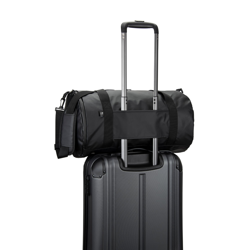 Novidade 2026!!! Bolsa esportiva em formato cilíndrico em poliéster reciclado 600D de alta densidade com compartimento lateral para sapatos 32 L