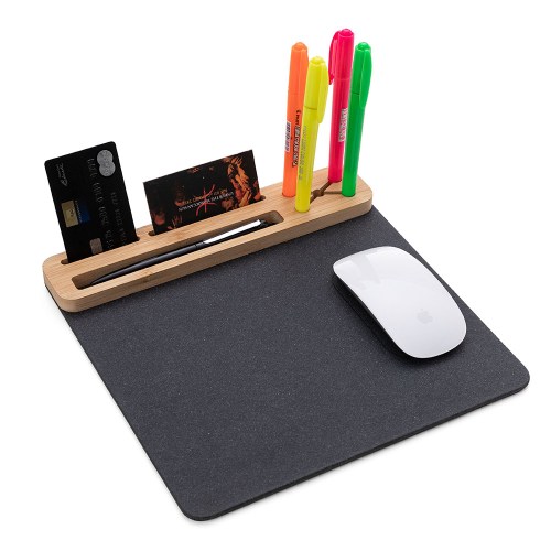 Mouse Pad em material sintético grafite e bambu, com porta canetas, cartões e apoio para celular.25,5x25,0x1,6cm