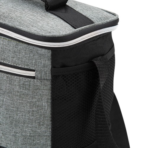 Bolsa térmica de nylon 10 litros com dois compartimentos e bolsos laterais em malha. 21 x 27 x 18 cm.