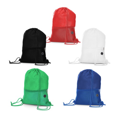 Sacola tipo mochila em tecido poliéster. Bolso frontal com zíper. 43 cm x 32 cm. Bolso: 16 cm x 32 cm.
