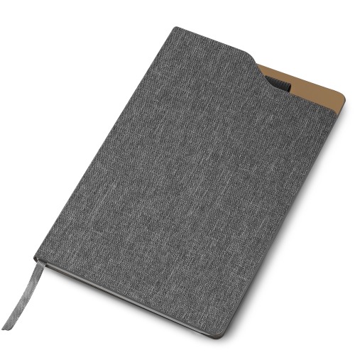 Caderno capa dura em material reciclável, com suporte para caneta. 80 folhas. NÃO ACOMPANHA CANETA. 21,3x14,5cm