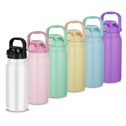 Garrafa térmica em aço inox, com capacidade de até 1,5L. Tampa rosqueável, bico removível. 27xø10,5cm